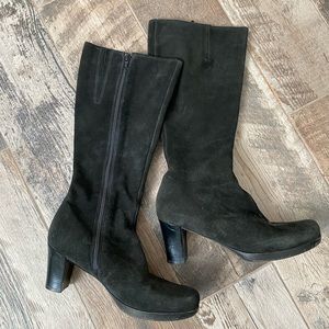 La Canadienne suede boots